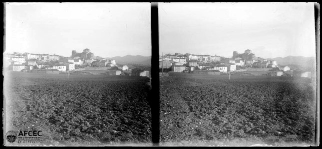 El poble de Tortellà des dels afores
