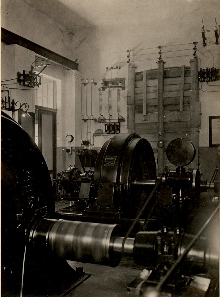 Elektrowerk Unterbreth versorgt die Flitscher Becken mit Drehstrom 5500 Volt. 50 - 460 K V.A. Leitung. Aufgenommen am 19. Mai 1916. (BildID 15475748)
