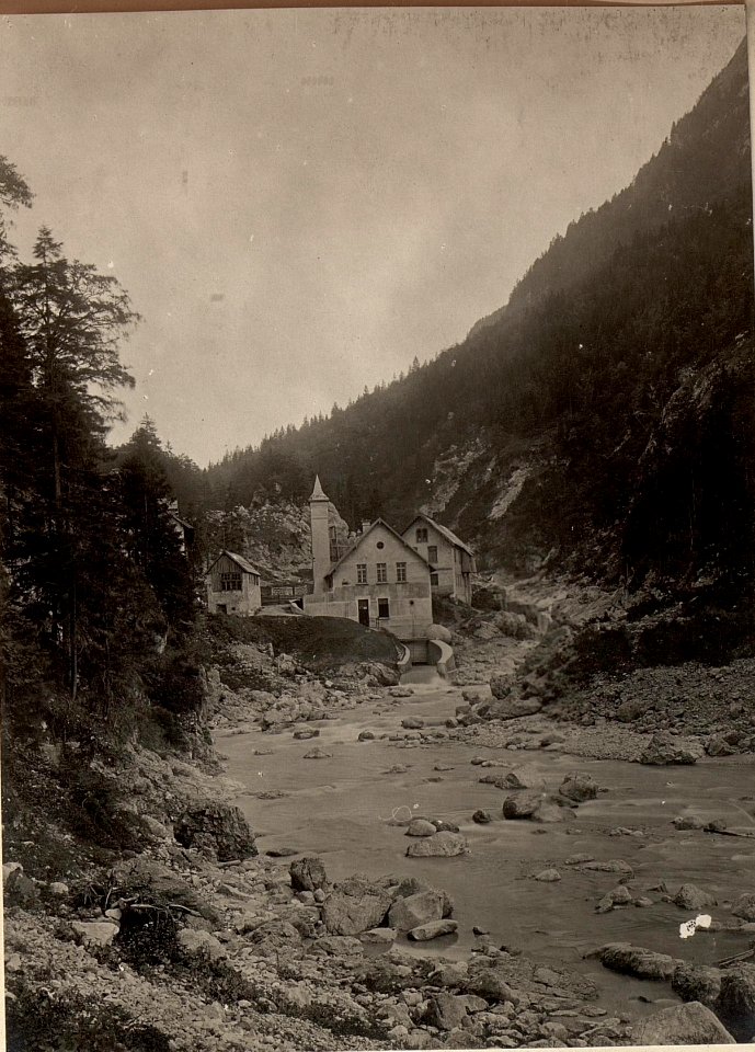 Elektrowerk Kaltwasser für Hochspannungs Hindernisse am Prashik. Aufgenommen am 22. Mai 1916. (BildID 15476063)