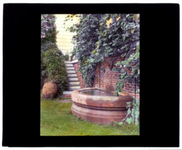 George Warrington Curtis house, Southampton, New York. Wall fountain LCCN2008675727