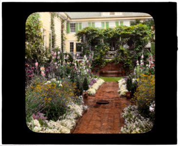 George Warrington Curtis house, Southampton, New York. Pathway LCCN2008675649