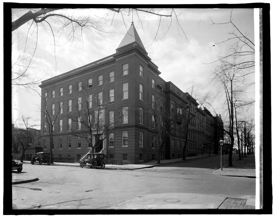 Georgetown Univ. Hospt., (Washington, D.C.) LCCN2016824296