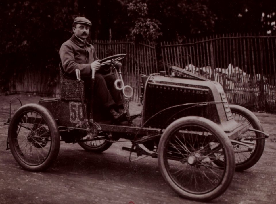 Georges Cormier, sur voiturette Renault (1902)