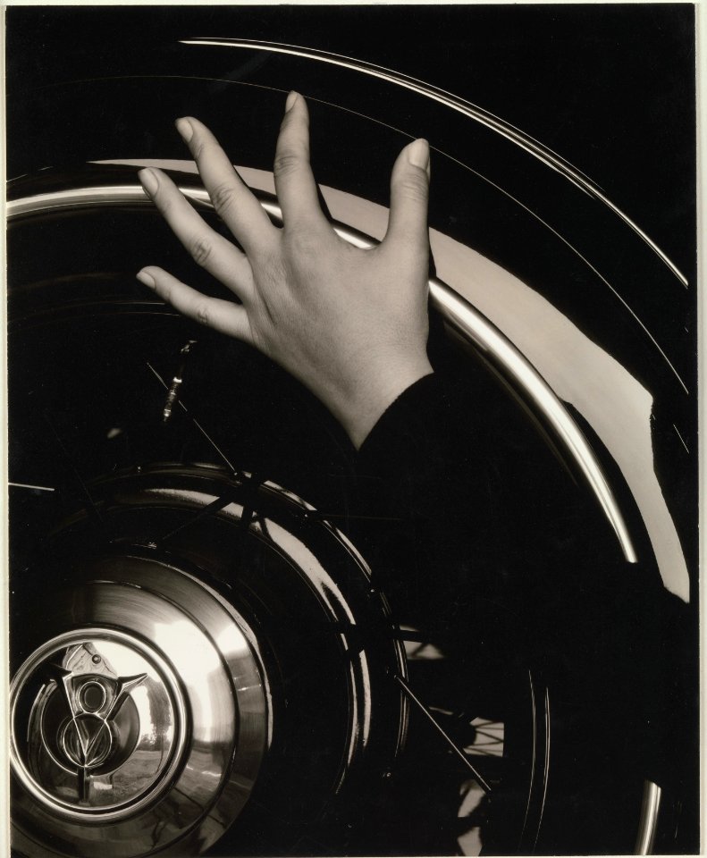 Georgia O'Keeffe—Hand and Wheel MET DP233003