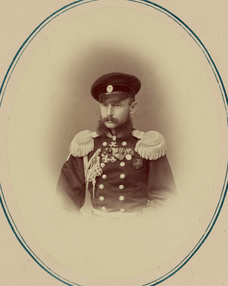 Georgievskie kavalery i nagrazhdennye zolotym oruzhiem. Za dielo na zyrabulakskikh vysot. 2-go Iiunia 1868 g. Pol. Gener. Sht. V. I. Dmitrovskii LCCN2007680298