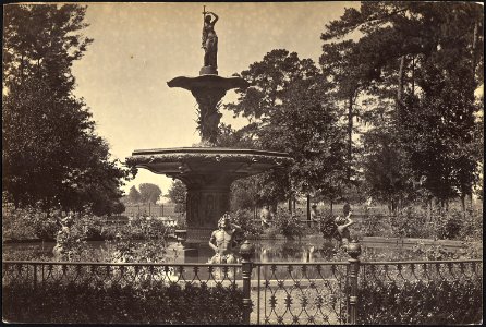 Georgia, Savannah, Fountain at, - NARA - 533424