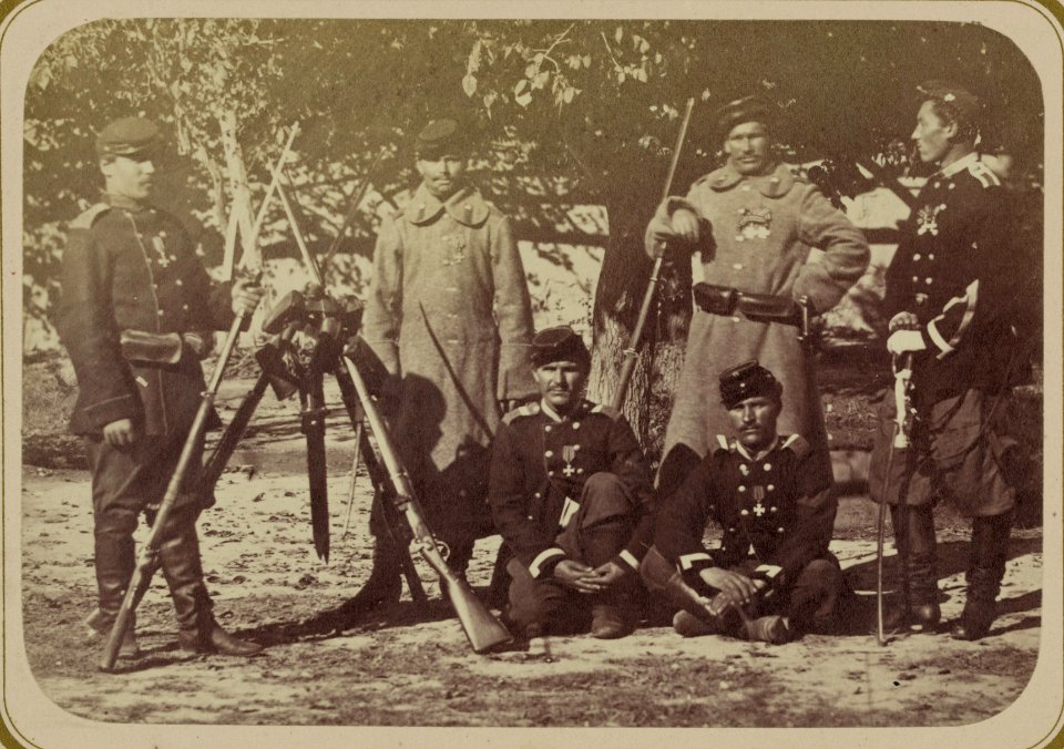 Georgievskie kavalery imieiushchie znaki otlichiia voennago ordena. Za dielo na Chopan-Atinskikh vysotakh 1-go Maia 1868 g. 5-go Turk. Lin. Batal. riad. Krivolutskii, unt.-of. Koriagin, LCCN2007680330