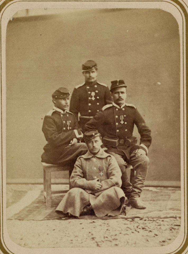 Georgievskie kavalery imieiushchie znaki otlichiia voennago ordena. Za dielo pod Kara-Tiube 27-go Maia 1868 g. 5-go Turk. Lin. Batal. riad. Dubskii, unt.-of. Zhukov, riad. Plotnikov, LCCN2007680329