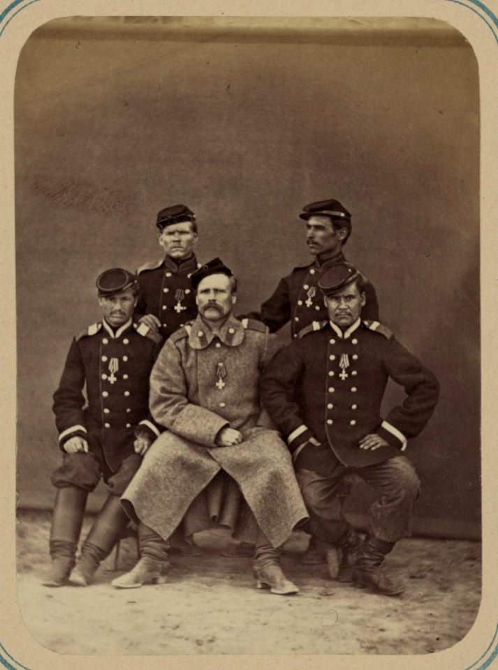 Georgievskie kavalery imieiushchie znaki otlichiia voennago ordena. Za dielo na Kulikelanskikh vysotakh 25-go Iiunia 1870 goda. 3-go Turk. Lin. Batal. riad. Petrov, Klesnikov, unt.-of. LCCN2007680323