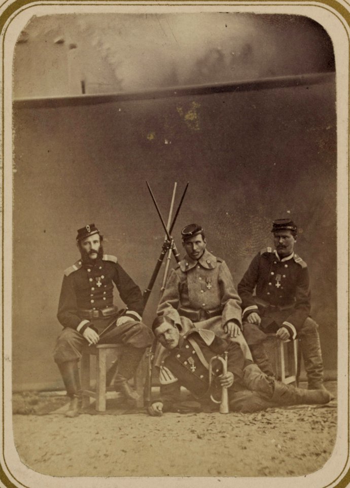 Georgievskie kavalery imieiushchie znaki otlichiia voennago ordena. Za dielo pod Kara-Tiube 27-go Maia 1868 g. 5-go Turk. Strielk. Batal. unt.-of. Kirieev, Viatkin, Gol'tsgauzen, gorn- LCCN2007680332
