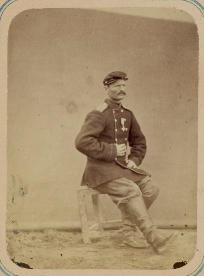Georgievskie kavalery imieiushchie znaki otlichiia voennago ordena. Za dielo na Zyrabulakskikh vysotakh 2-go Iiunia 1868 goda. 9-go Turk. Lin. Batal. riad. Aleksieev LCCN2007680272