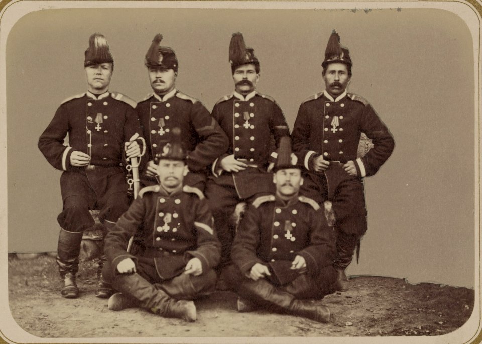 Georgievskie kavalery imieiushchie znaki otlichiia voennago ordena. Za vziatie gor. Khodzhenda 24-go Maia 1866 g. 4-go Turk. Lin. Bat. riad. Vetchinkin, unt.-of. Borobov, Atamanov, Pakulev, LCCN2007678437