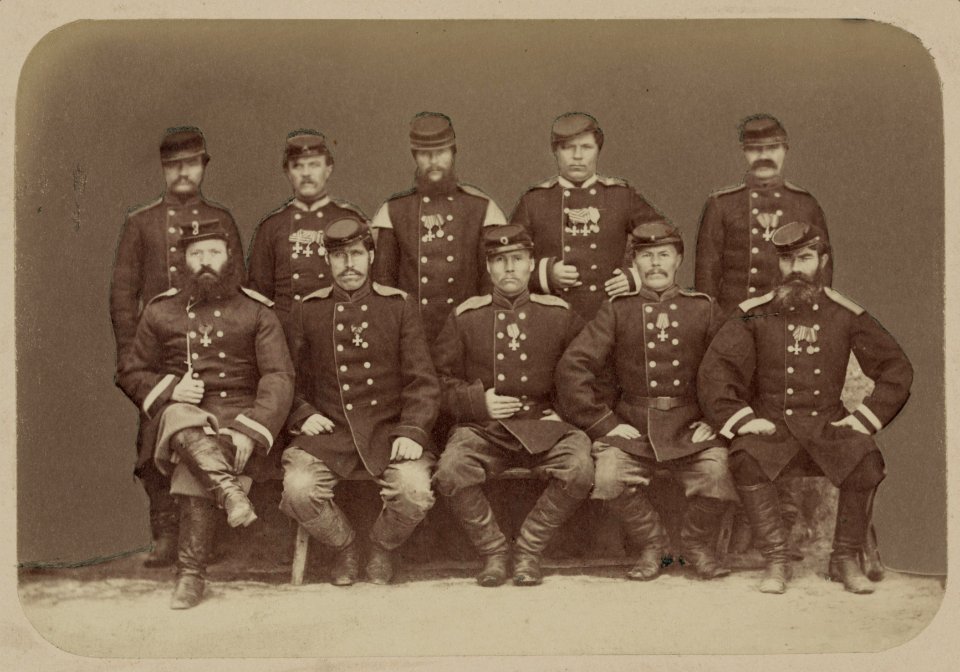 Georgievskie kavalery imieiushchie znaki otlichiia voennago ordena. Za vziatie gor. Tashkenda 18-go Iiunia 1865 g. Bezsr. Ardashev, Vasil'ev, Krasil'nikov, Shevtsov, Antonov, Grigor'ev, 4-go LCCN2007678430