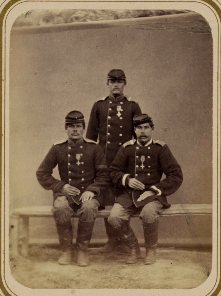 Georgievskie kavalery imieiushchie znaki otlichiia voennago ordena. Za vziatie ukr. Kitab 13-go Avgusta 1870 g. 9-go Turk. Lin. Batal. riad. Dubovitskii, Chistiakov, unt.-of. Zobin LCCN2007680309