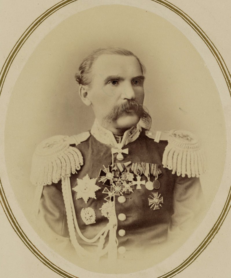 Georgievskie kavalery ordena 3i stepeni. Svity ego imperatorskago velichestva general maior D. N. Romanovskii LCCN2007678341