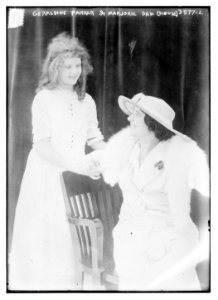 Geraldine Farrar & Marjorie Daw (House) LCCN2014699716