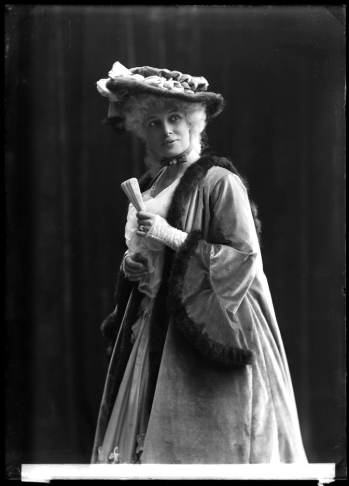 Gerda Lundequist in Minna von Barnhelm at Dramatiska teatern 1906 - SMV - GL152