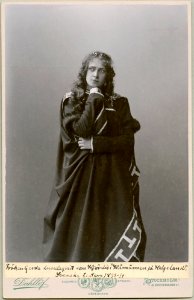 Gerda Lundequist, rollporträtt - SMV - H6 004