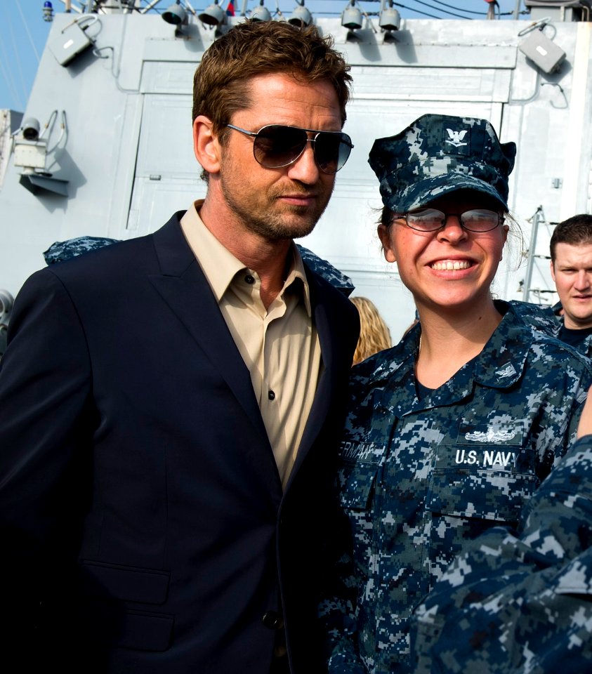 Gerard Butler with Navy (cropped)