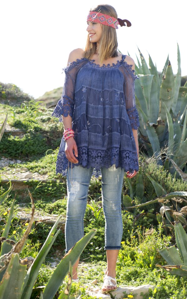 Hippie model nature