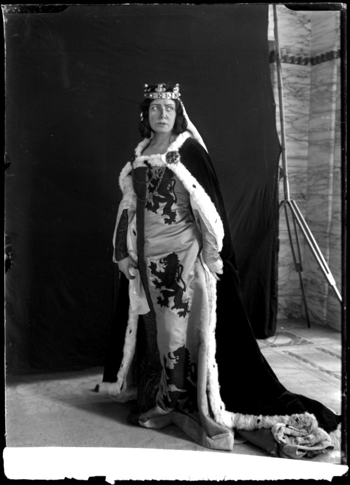 Gerda Lundequist in Macbeth at Dramatiska teatern 1909 - SMV - GL154