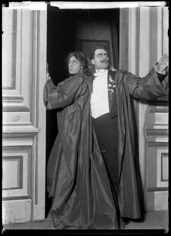 Gerda Lundequist and Anders de Wahl in Karneval at Svenska teatern 1902 - SMV - NL074
