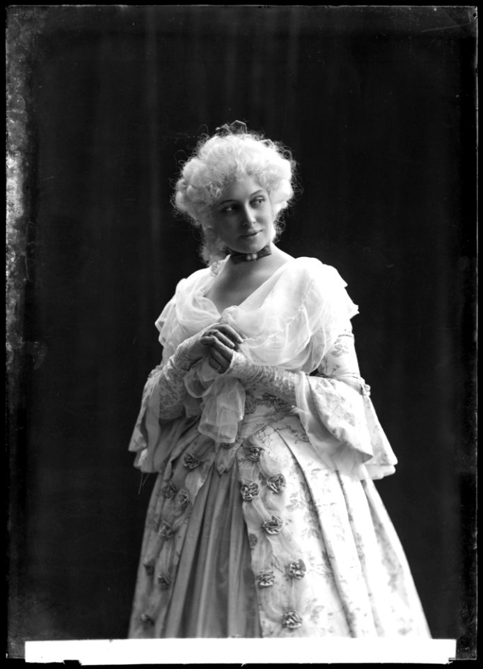 Gerda Lundequist in Minna von Barnhelm at Dramatiska teatern 1906 - SMV - GL153