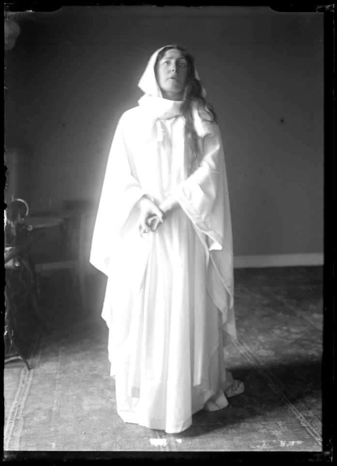 Gerda Lundequist in Macbeth at Dramatiska teatern 1909 - SMV - GL155