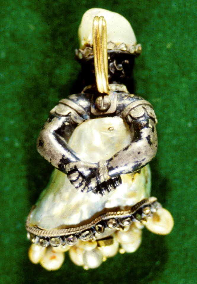 German - Brooch of an African - Walters 57887 - Back (cropped)