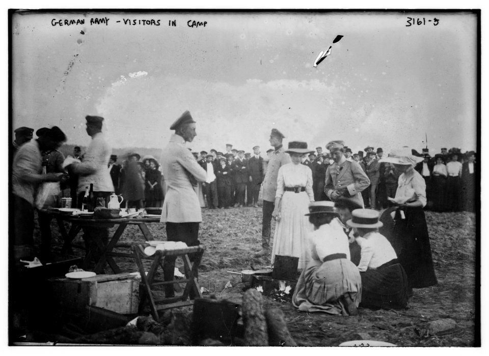 German Army - Visitors in Camp LCCN2014696815