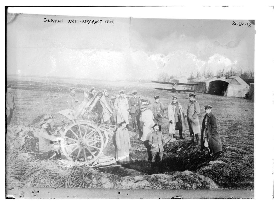 German Anti-aircraft gun LCCN2014700450