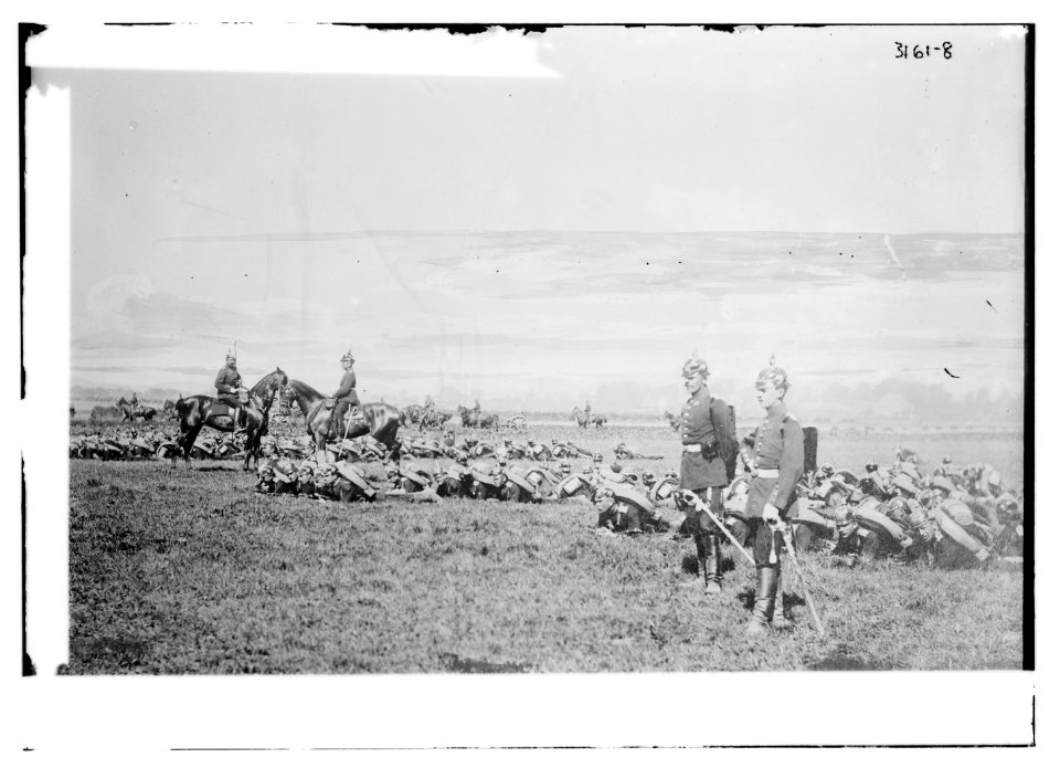 German Army - Infantry under cover LCCN2014696818