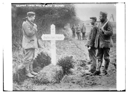 German cross over French soldiers LCCN2014699926