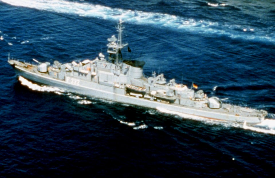 German frigate Augsburg (F 222) underway 1982