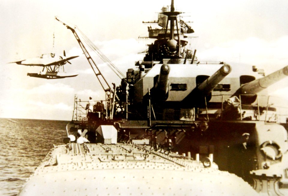 German heavy cruiser in the Atlantic takes an aircraft over the side, WWII (34230014030)