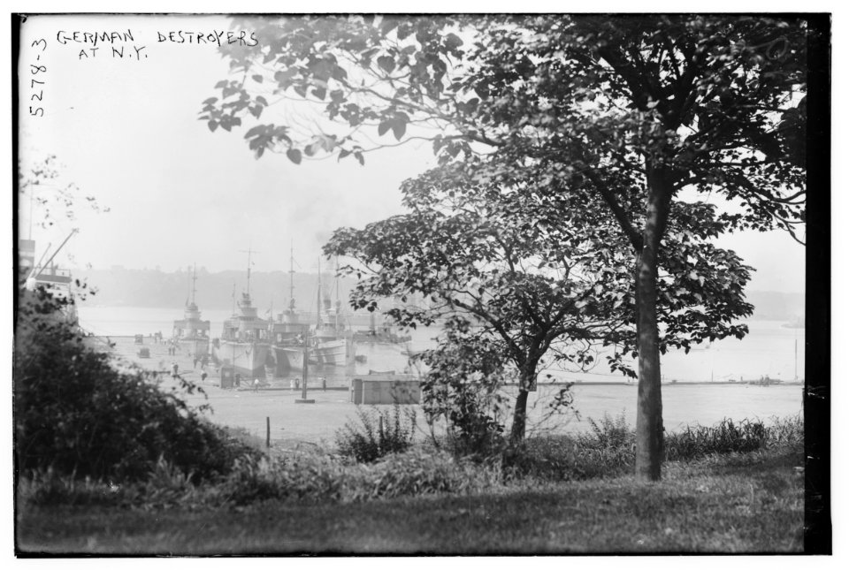 German Destroyers at N.Y. LCCN2014719530