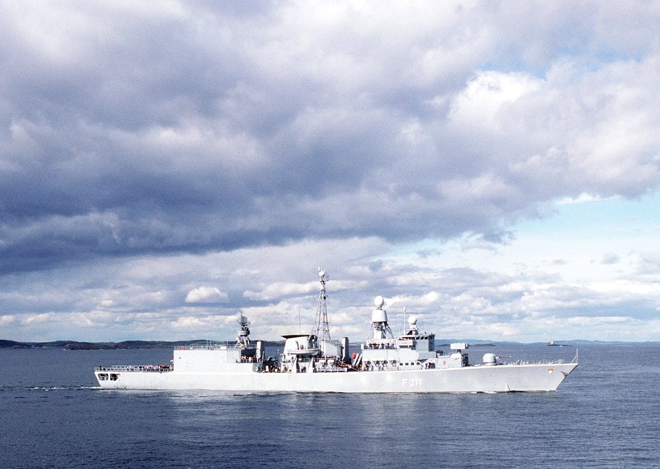 German frigate Köln (F211) underway during NATO exercise Northern Wedding 1986