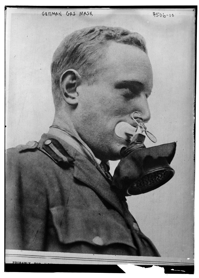 German gas mask LCCN2014706453