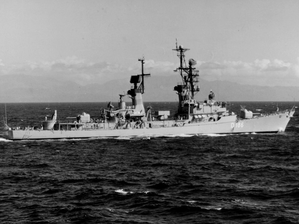 German destroyer Mölders (D186) underway off Cuba on 2 February 1970