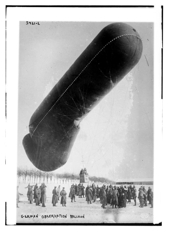 German observation balloon LCCN2014698622