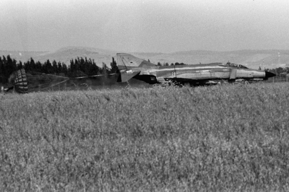 German F4F landing during Dragon Hammer 1990