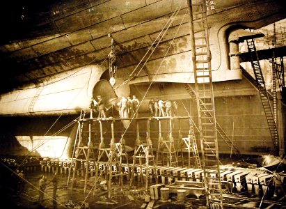 German ocean liner Vaterland, placing screws, New York (28001309086)
