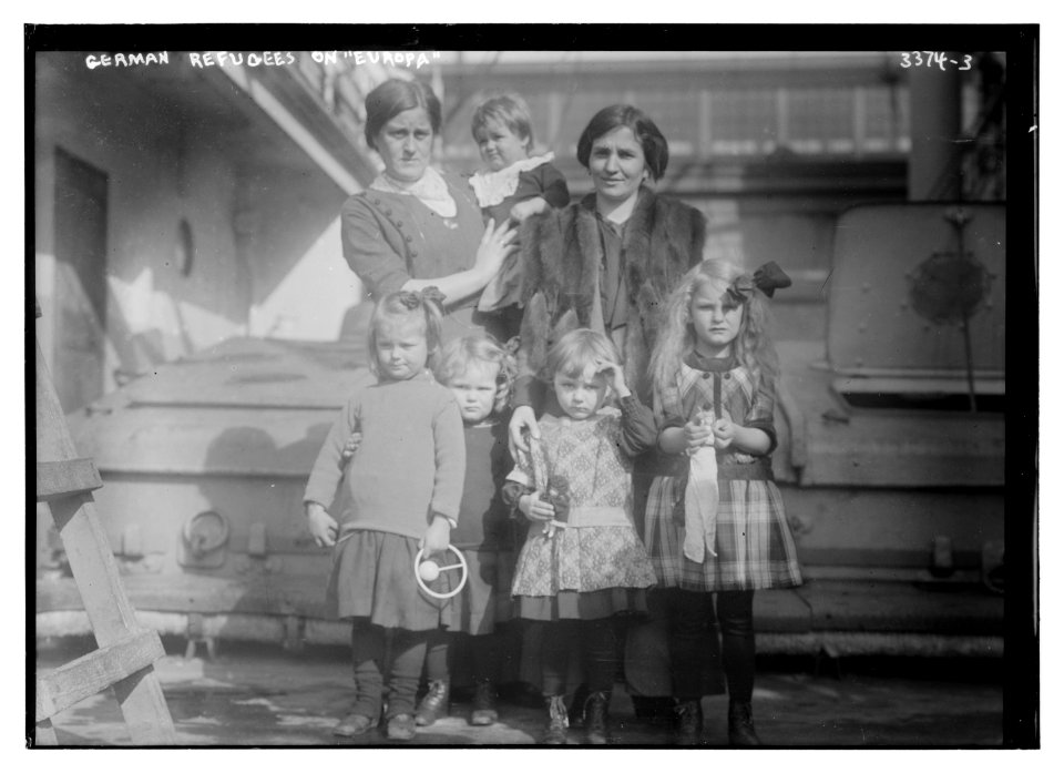 German refugees on EUROPA LCCN2014698386