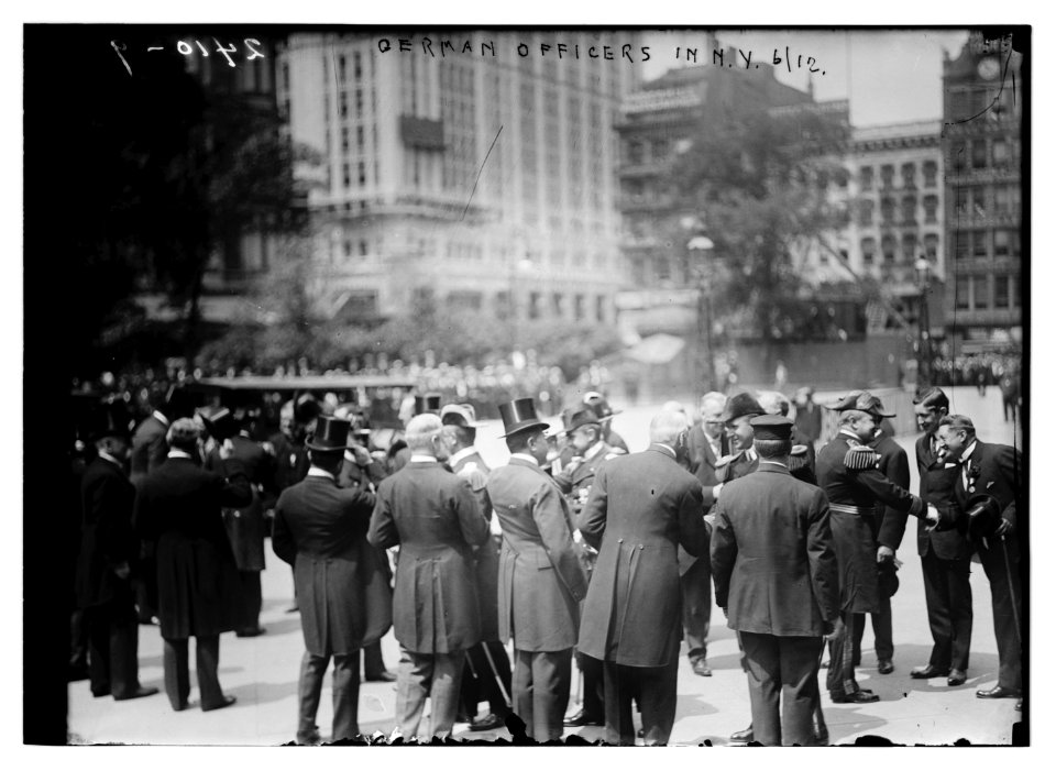 German officers in N.Y. LCCN2014690474