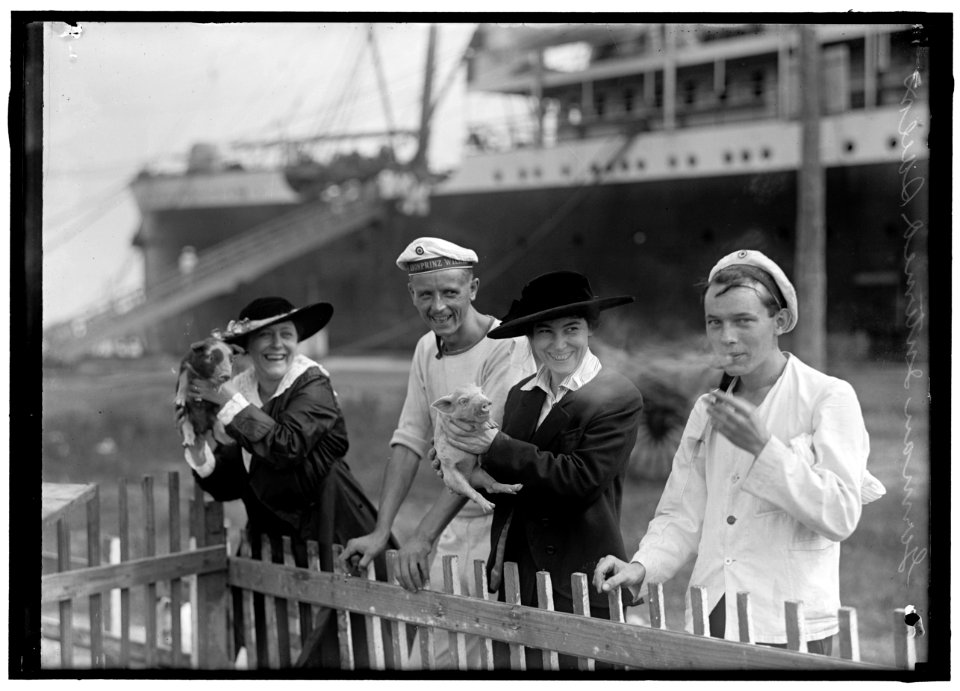GERMAN SAILORS INTERNED IN U.S. LCCN2016867488
