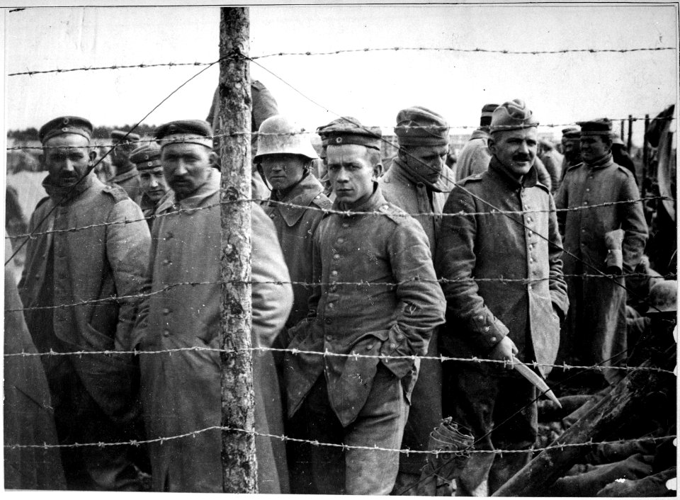 German prisoners in a French prison camp. French Pictorial Service., 1917 - 1919 - NARA - 533724