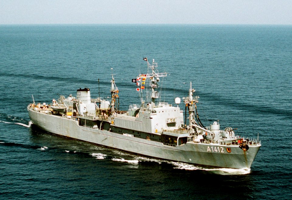 German replenishment ship Coburg (A1412) underway 1991