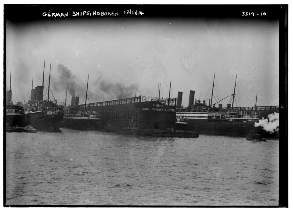 German Ships, Hoboken, 12-11-14 LCCN2014703605
