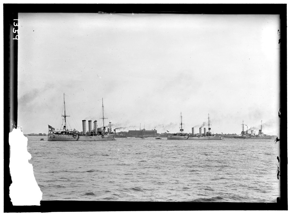 GERMAN SQUADRON VISIT TO U.S. GERMAN SQUADRON IN HAMPTON RD., JUNE 3, 1912 LCCN2016863823