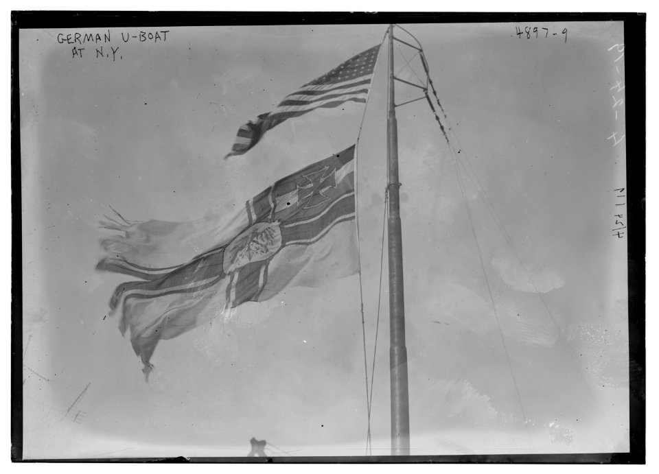 German U-boat at N.Y. LCCN2014708839